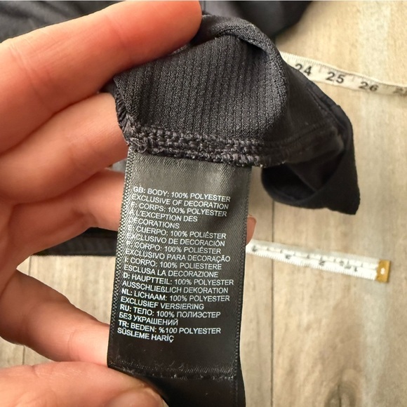 The North Face men’s essential 1/4 zip longsleeve layer black size medium - Picture 5 of 9